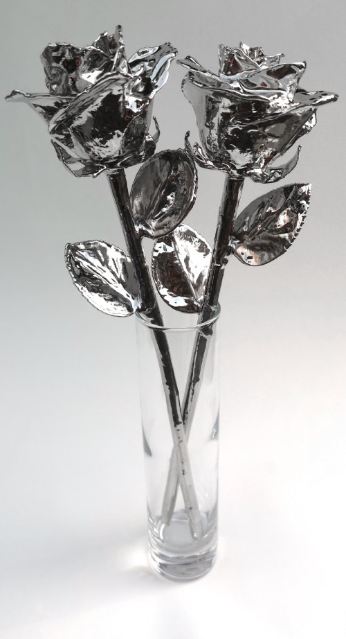 platinum roses in vase